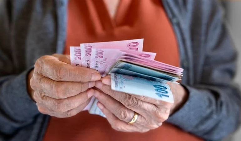 Hükümet emeklinin cebine göz dikti!