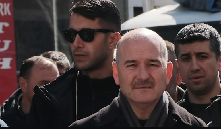 Hükümet istifa sloganı atanlara tehdit