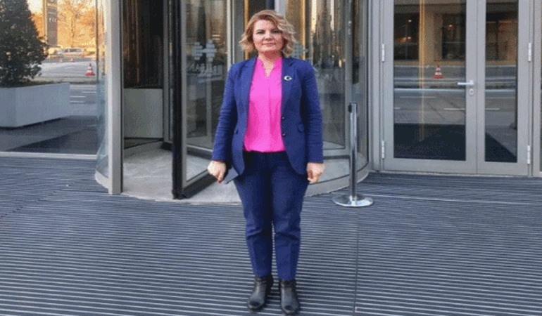 Hürriyet: Ankara yollarını arşınlıyoruz 