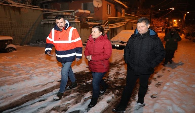 Hürriyet, gece boyunca kar mesaisindeydi