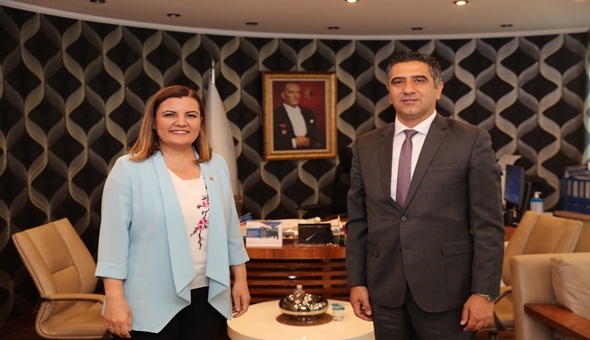 Hürriyet, Menderes Belediye Başkanı Kayalar'ı ağırladı