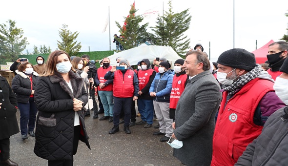 Hürriyet’ten Çayırova’da grevdeki Baldur işçilerine anlamlı destek 