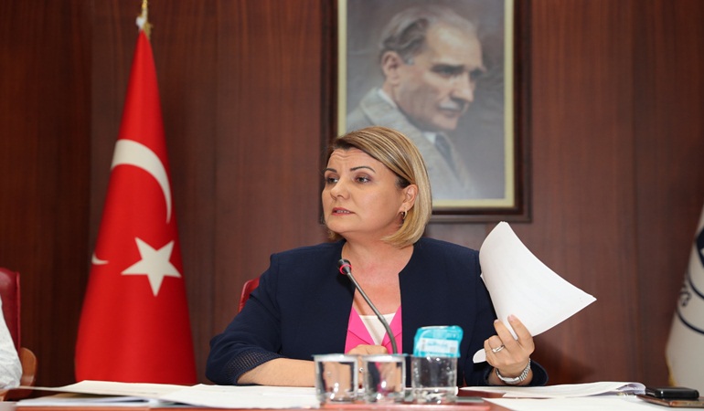 Hürriyet: Vermediğiniz yetkiyle İzmit’in parasını siz çarçur ettiniz