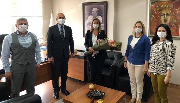 İzmit Kent Konseyi'nden Baro Başkanı Gültekin'e ziyaret 