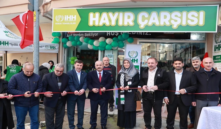 İHH Gebze Hayır Çarşısı açtı