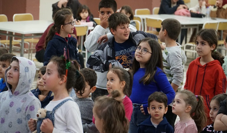 İhsaniye'de geleneksel Ramazan akşamı Çocuk Şenliği coşkusu 