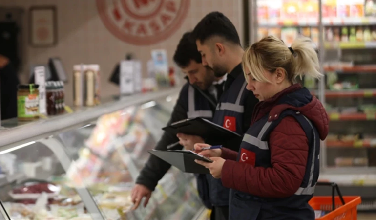 İki bakandan fahiş fiyat denetimi talimatı