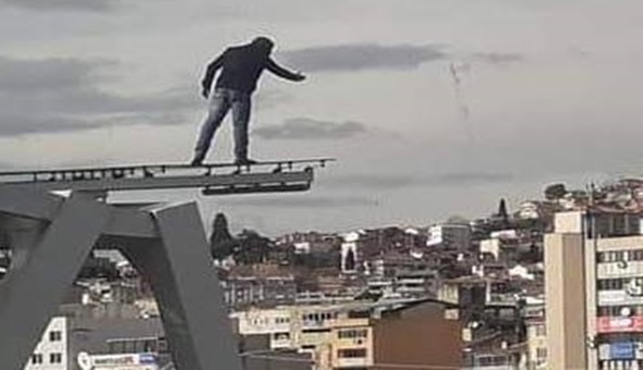 İntiharkolik genç yine intihara kalkıştı