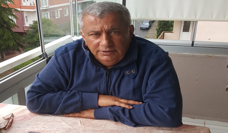 İş insanı Haydar Karakaya bakkalın veresiye defterindeki borcu kapattı