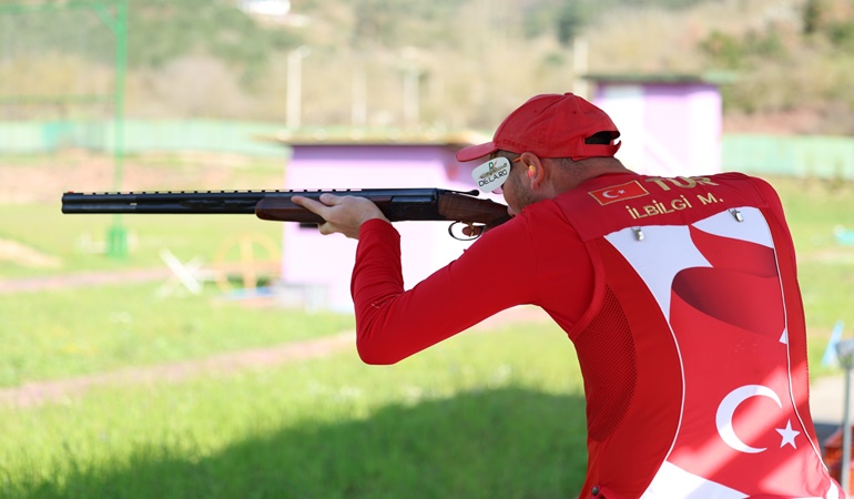İtalya’yı salladı, attığını vurdu!