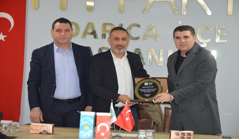 İYİ Parti Darıca’da yeni başkan Gencay Yıldıztekin