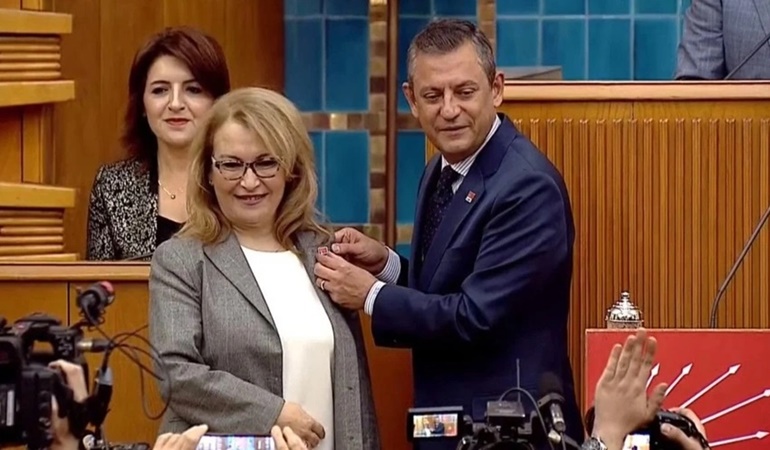 İYİ Parti'den istifa eden o vekil CHP'ye katıldı