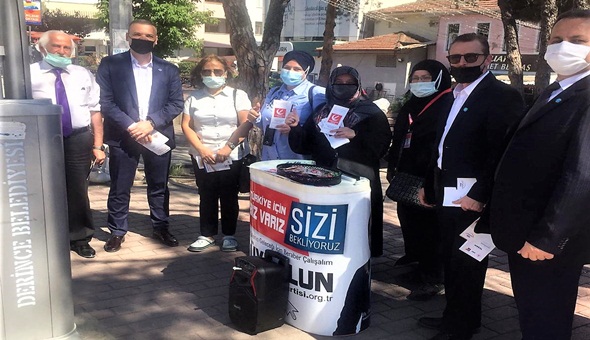 İyi Parti Derince’den Yeniden Refah standına ziyaret