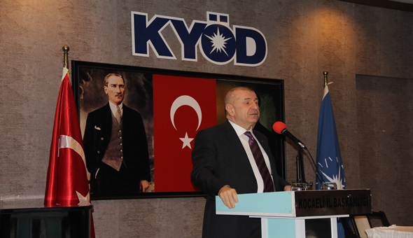 İYİ Parti İstanbul milletvekili Özdağ İzmit'te konuştu