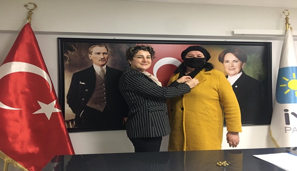 İYİ Parti İzmit'e 25 taze kan