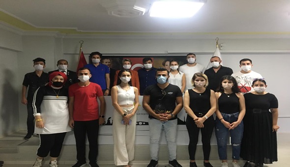 İYİ Parti İzmit'te Gençlik Kolları yönetimi de tamam