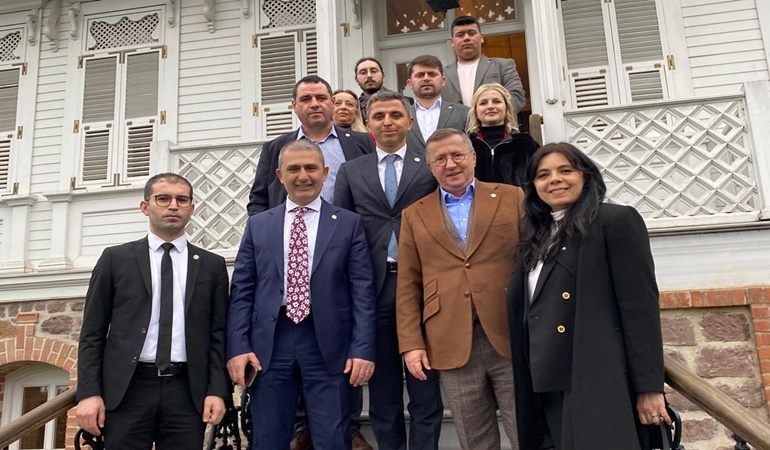 İYİ Parti İzmit’te tam kadro sahada