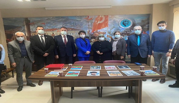 İYİ Parti İzmit'ten Türk Ocağı'na ziyaret