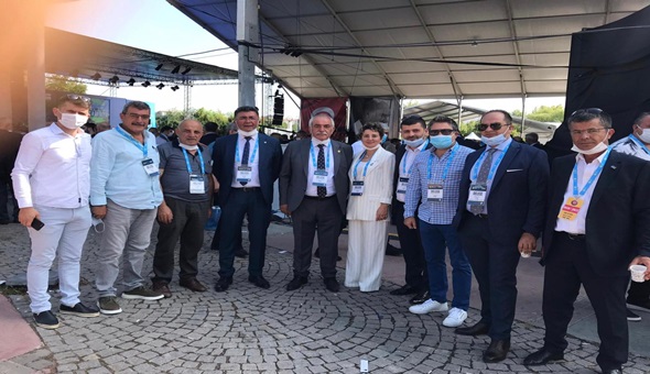 İYİ Parti Kocaeli teşkilatı kurultaya eksiksiz katılım sağladı