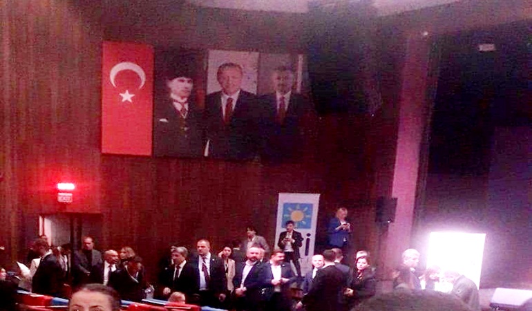 İYİ Parti kongresinde Tayyip Erdoğan posteri