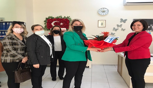 İYİ Parti Körfez’de kadın muhtarlarla buluştu