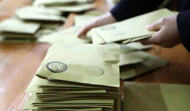 İYİ Parti MHP'nin önüne geçti!