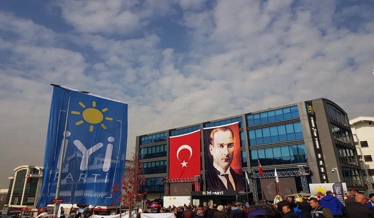 İYİ Parti’yi karıştıran Whatsapp mesajı