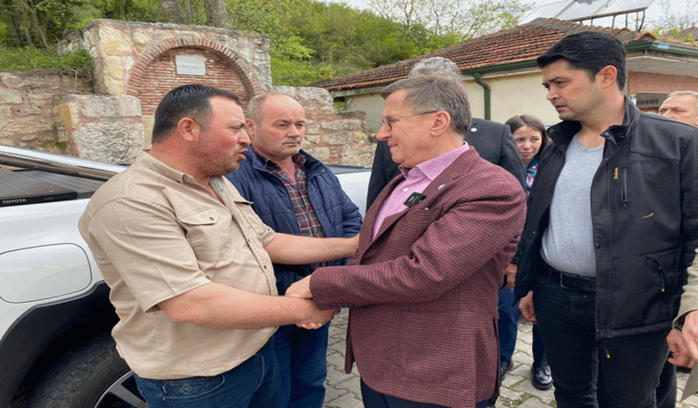 İYİ Partili Türkkan Körfez’in köylerini karış karış gezdi