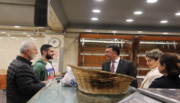 İYİ partililer esnafla buluştu