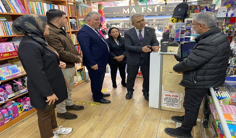 İYİ Partililer Körfez’de esnafın nabzını tuttu 