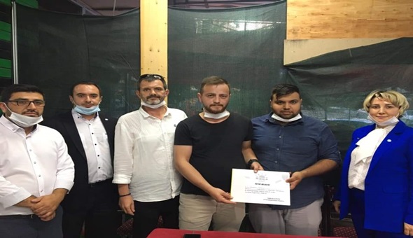 İYİ Partililer Yenişehir Mahallesi'ne çıkarma yaptı