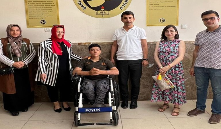 İyilik yap izi kalsın dedi, Urfa’da okullara yardıma koştu