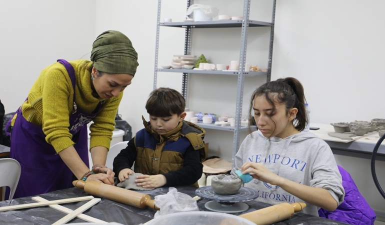 İZGİM Çocuk Atölye çalışmaları miniklerin yoğun ilgisiyle devam ediyor