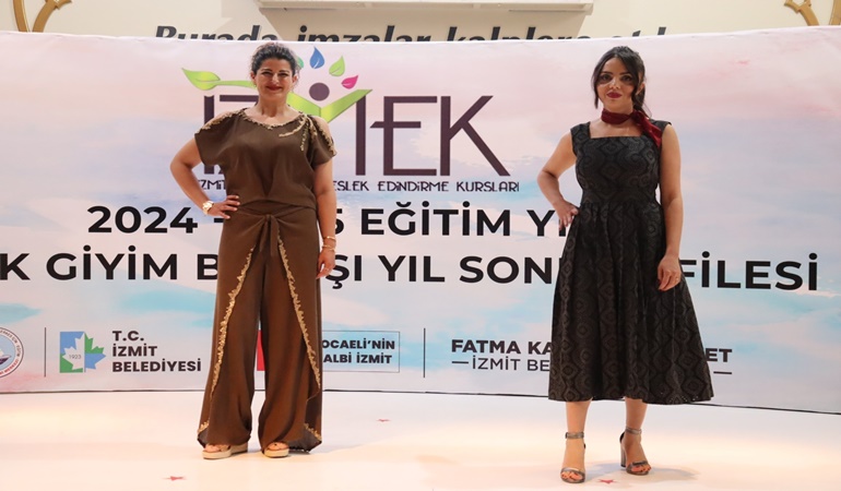 İZMEK’te elbise dikip defile yaptılar