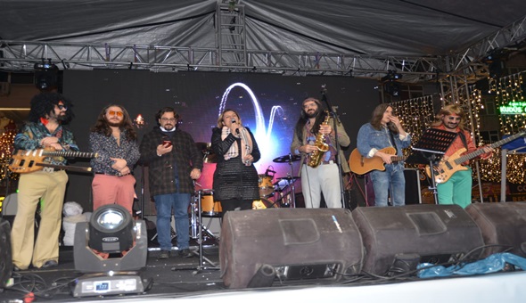 İzmit 2020'ye Retrobüs ile girdi