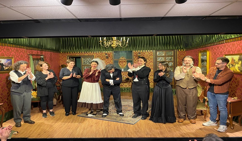 İzmit Belediye Tiyatrosu perdelerini İzdivaç ile açtı