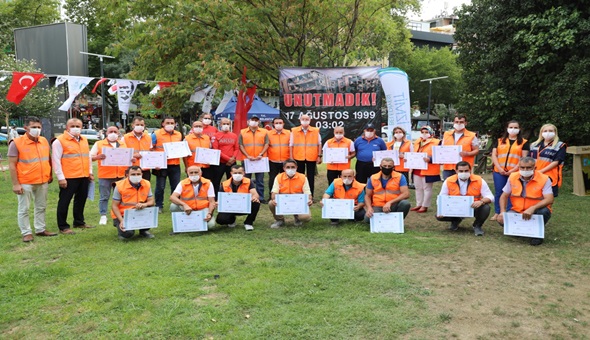 İzmit Belediyesi, 17 Ağustos Deprem Şehitlerini andı