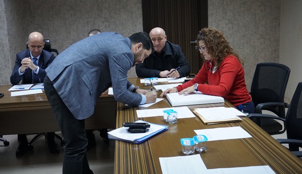 İzmit Belediyesi 5 yeri kiraya verdi