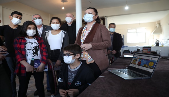 İzmit Belediyesi bilim ve teknolojiyle geleceğe yürüyor