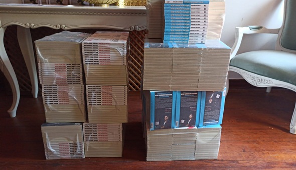 İzmit Belediyesi çocuklara o kitapları dağıttı