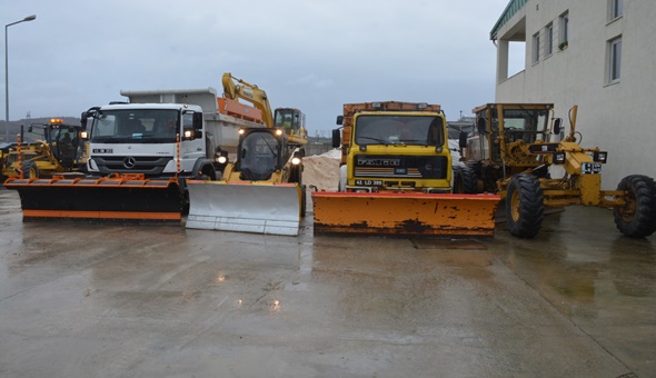 İzmit Belediyesi kar ve buzlanmaya 7/24 hazır
