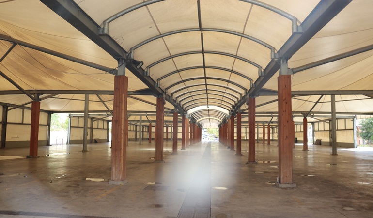 İzmit Belediyesi Kuruçeşme Kapalı Pazarının konforunu yükseltti