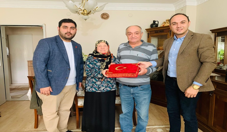 İzmit Belediyesi’nden Başiskele’de Kıbrıs Gazilerine ziyaret