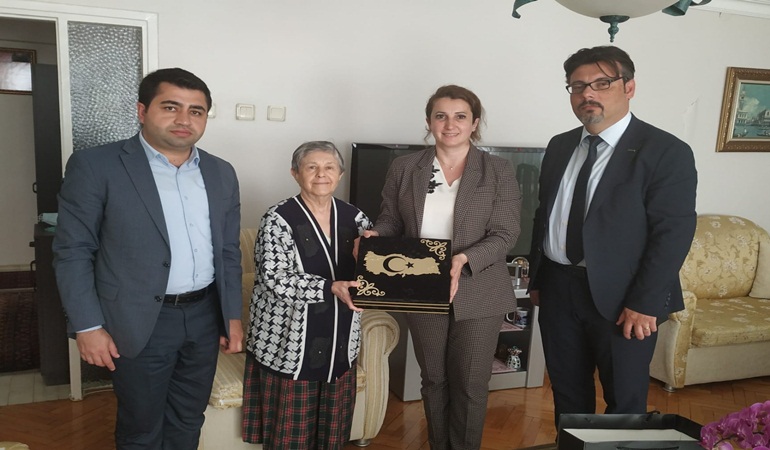 İzmit Belediyesi’nden Hava Şehitlerini Anma Günü’nde anlamlı ziyaret.