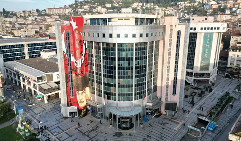 İzmit Belediyesi’nden MHP İzmit İlçe Teşkilatı’na alaylı yanıt!