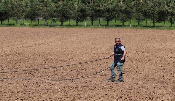 İzmit Belediyesi sebze bahçesi fide ekimine hazırlandı
