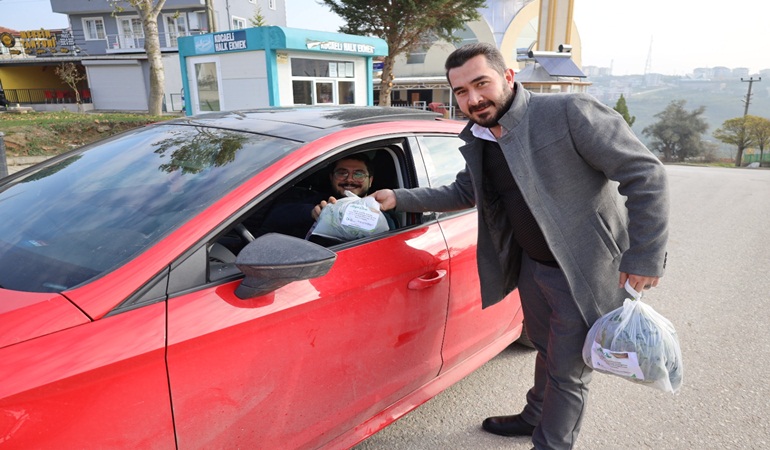 İzmit Belediyesi ürettiklerini paylaşmaya devam ediyor