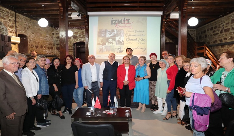 İzmit Belediyesi usta şairleri unutulmaz programda eserleriyle andı