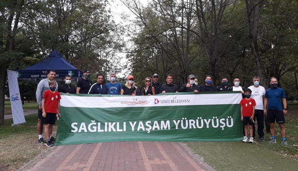 İzmit Belediyesi, vatandaşları sporla buluşturuyor