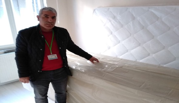 İzmit Belediyesi, yangın mağduru aileyi yalnız bırakmadı